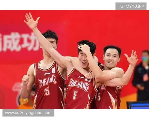 沈梓捷绝杀后接受队友拥抱，深圳主场陷入狂欢