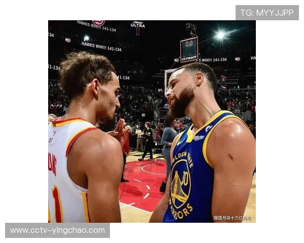 库里空砍16分眼神失落，勇士更衣室气氛凝重